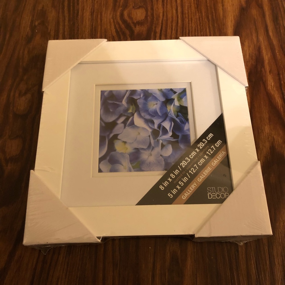 ☀NWT Studio Décor White Gallery Frame with Double Mat 5"x5"(8"x8"unmated)